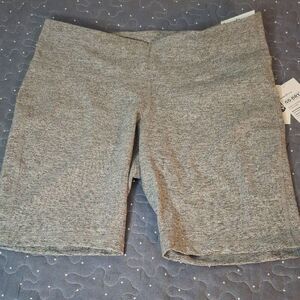 Old Navy Go-Dry Gray Women's Bermuda Shorts size large NWT